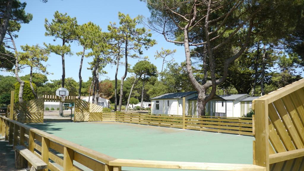 Le Bois-Plage-en-Ré Camping Le Suroit מראה חיצוני תמונה
